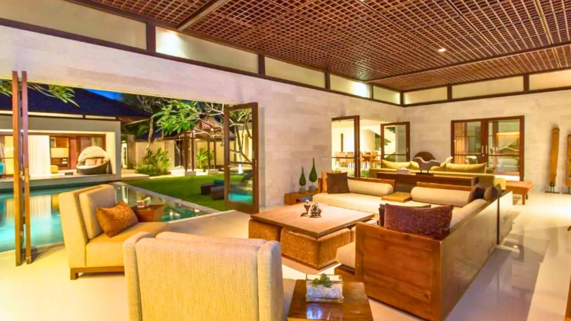 Neada 4 Bedroom Grand Pool Villa Ju68 Seminyak