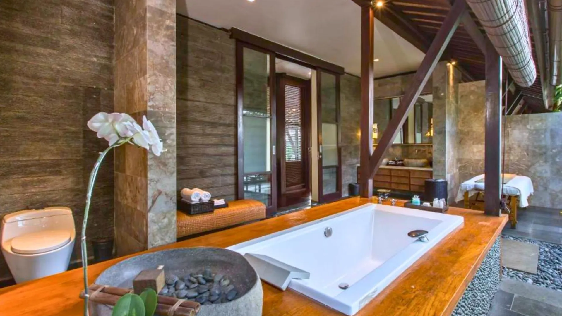 Neada 4 Bedroom Grand Pool Villa Ju68 Seminyak