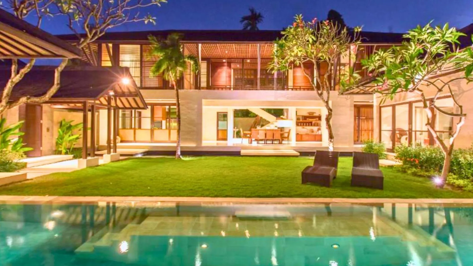 Neada 4 Bedroom Grand Pool Villa Ju68 Seminyak
